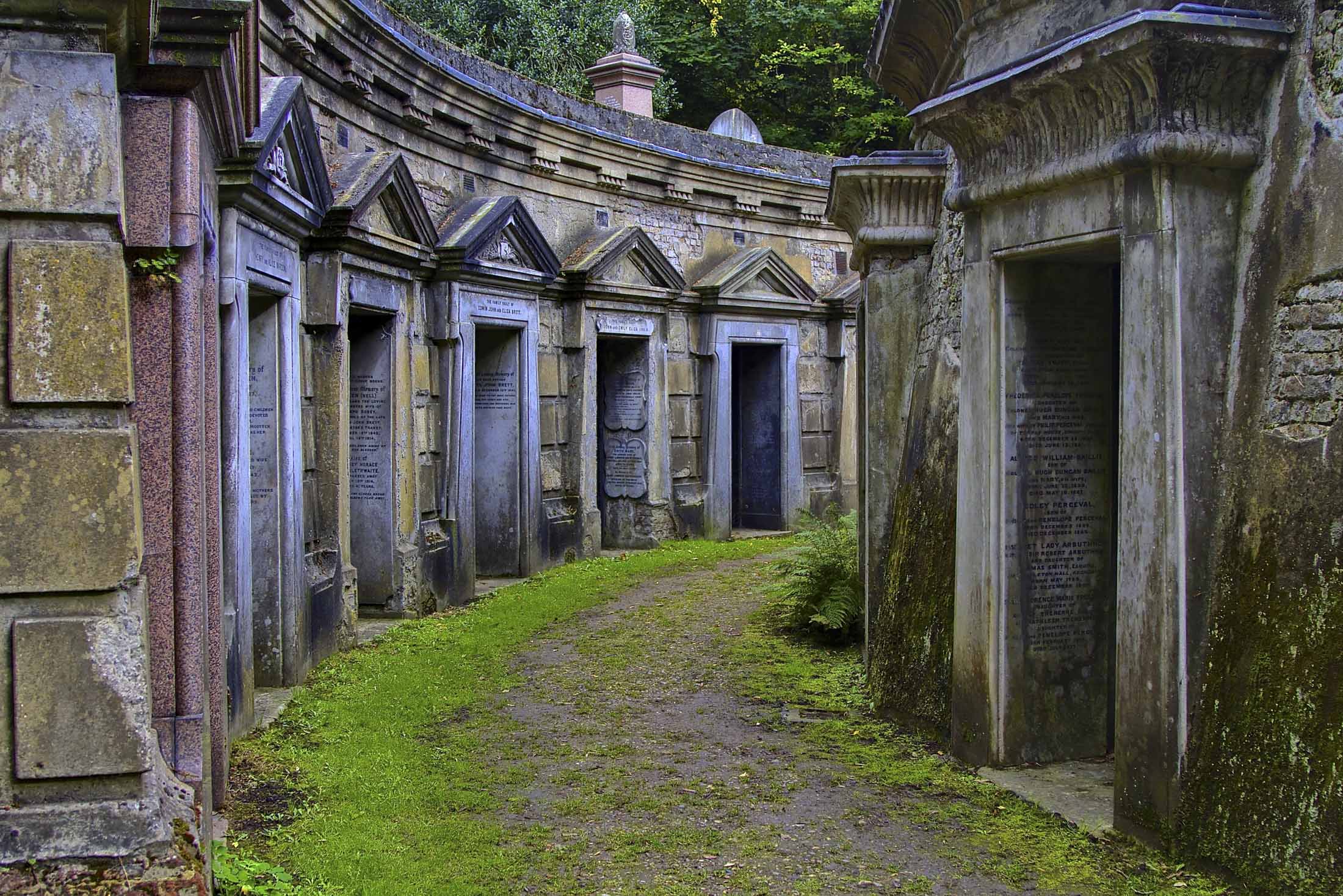 these-are-the-12-most-beautiful-cemeteries-in-the-world-bloomberg