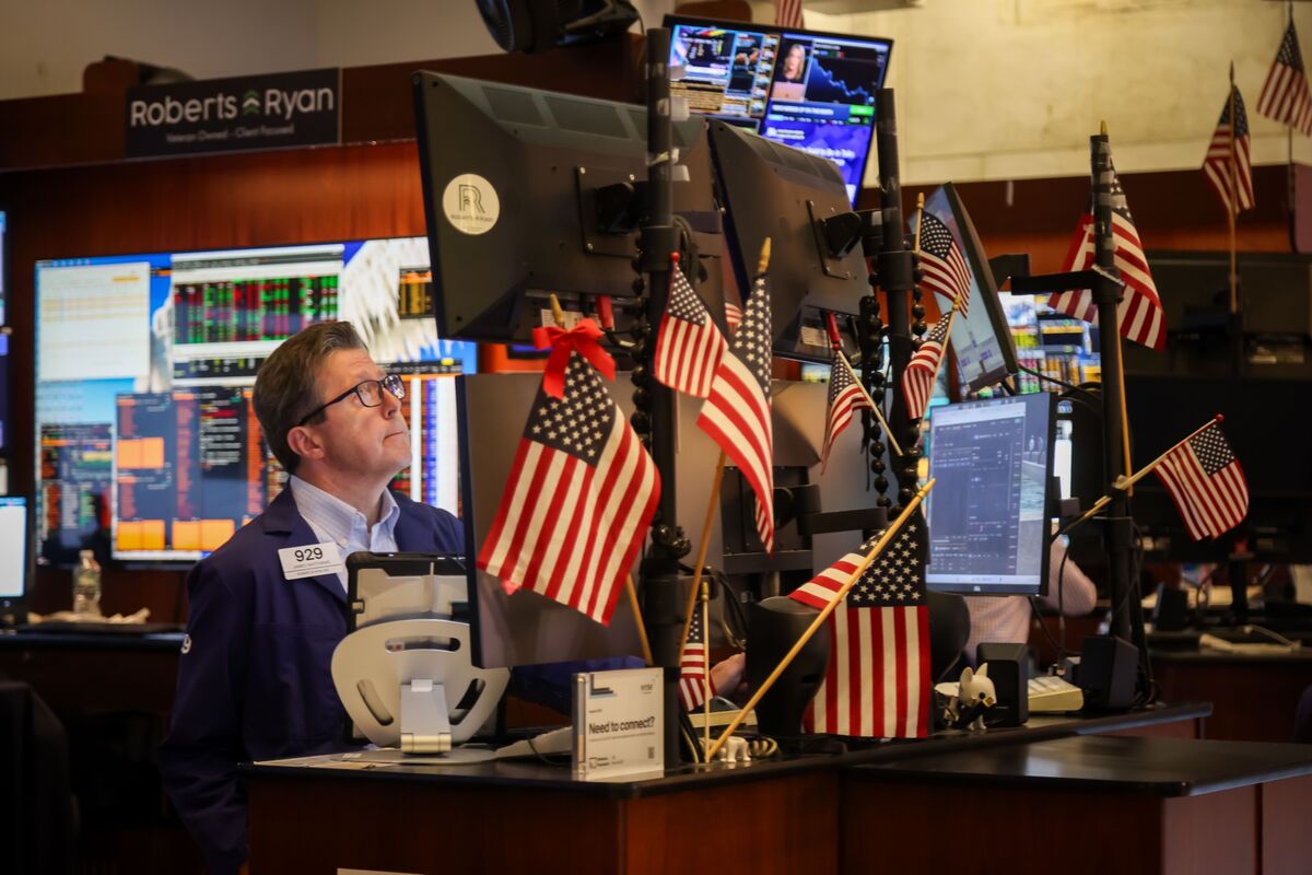 ブルームバーグのニュース記事「【米国市況】ジャクソンホールに身構えるウォール街、株小幅もみ合い」の画像