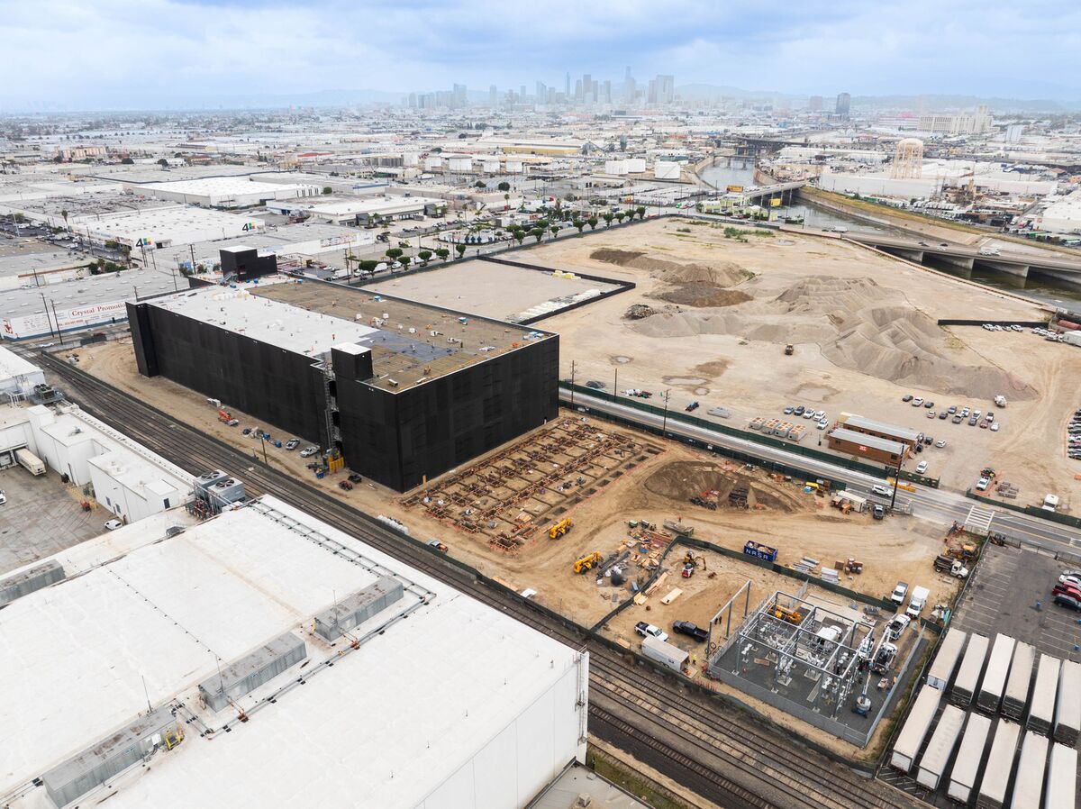 bloomberg.com - Angus Whitley - Property Billionaire Warns of Data Center Selloff as Debt Swells