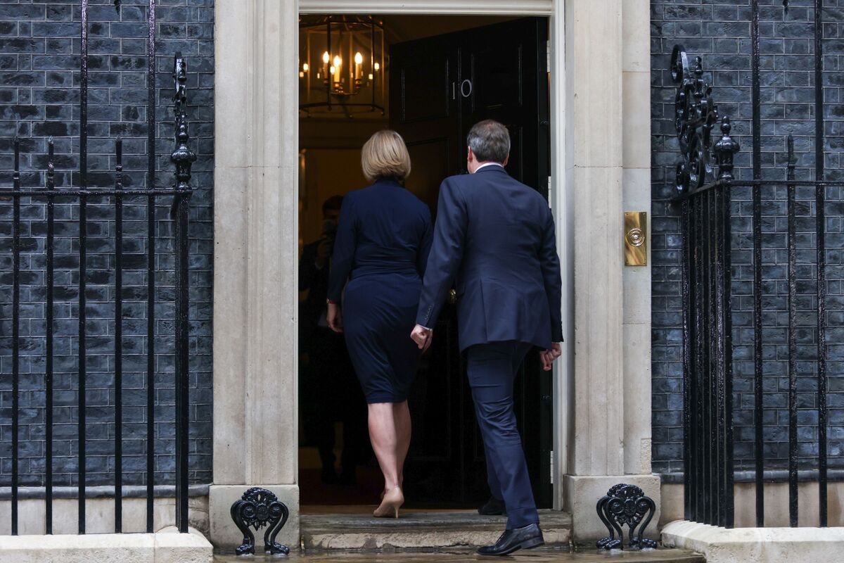 Two Thirds of Truss’s UK Cabinet Privately Educated, Study Finds ...