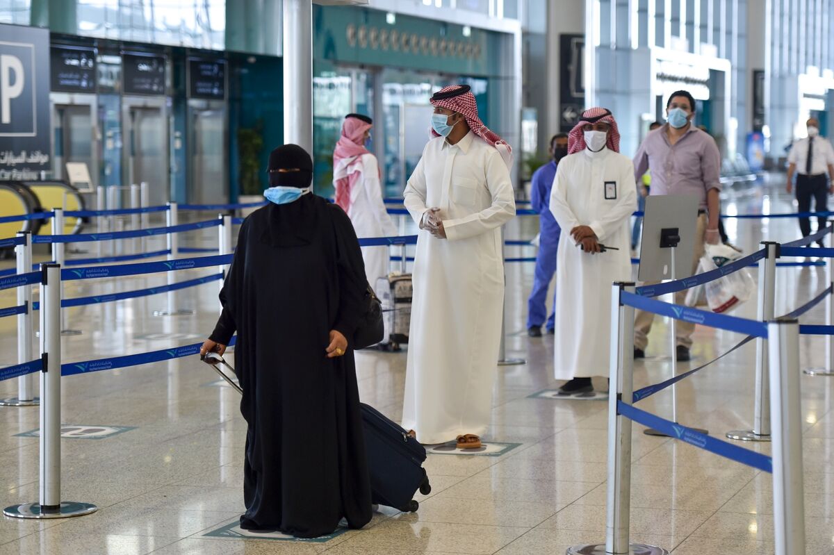 Saudi Arabia suspends international flights over new Covid virus strain