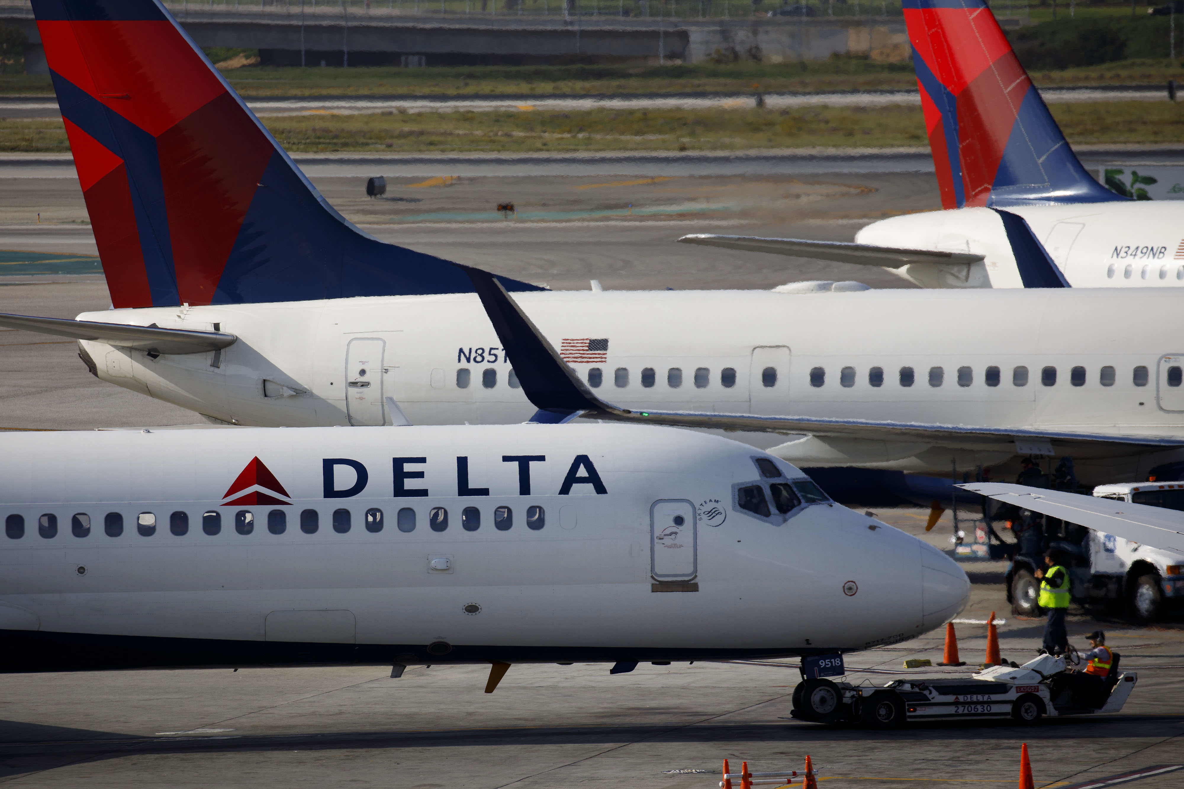 Delta Airfares Show Targeting the Wealthy Is a Winning Strategy Bloomberg