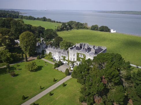 Glin Castle overlooks the Shannon Estuary on the periphery of Glin village. It’s an hour’s drive from Limerick city center and about 2.5 hours from Dublin.