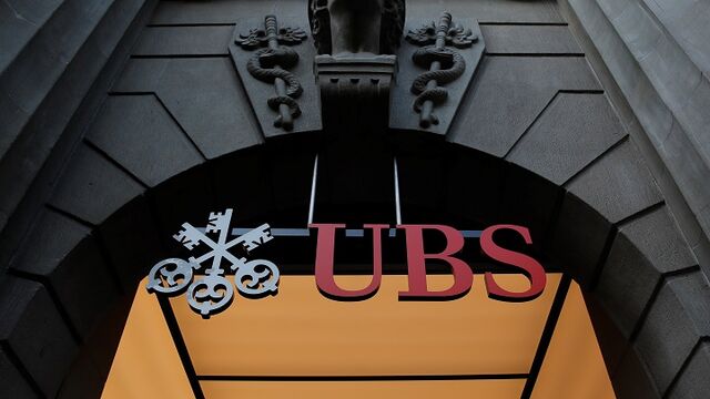 Ubs Wealth Bankers Get Dose Of Credit Suisse Tonic In Khan Plan
