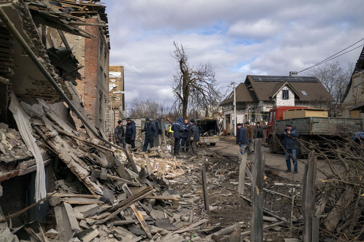 Ukraine Says Peace Talks With Russia on Hold Due to Iran War