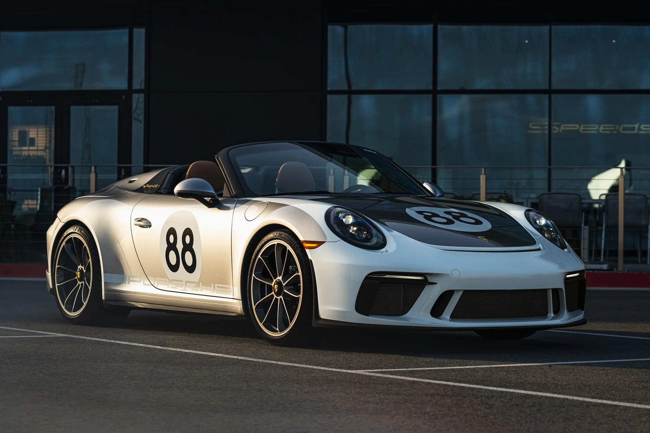 Final Porsche 911 Speedster to Be Sold for Coronavirus Relief - Bloomberg