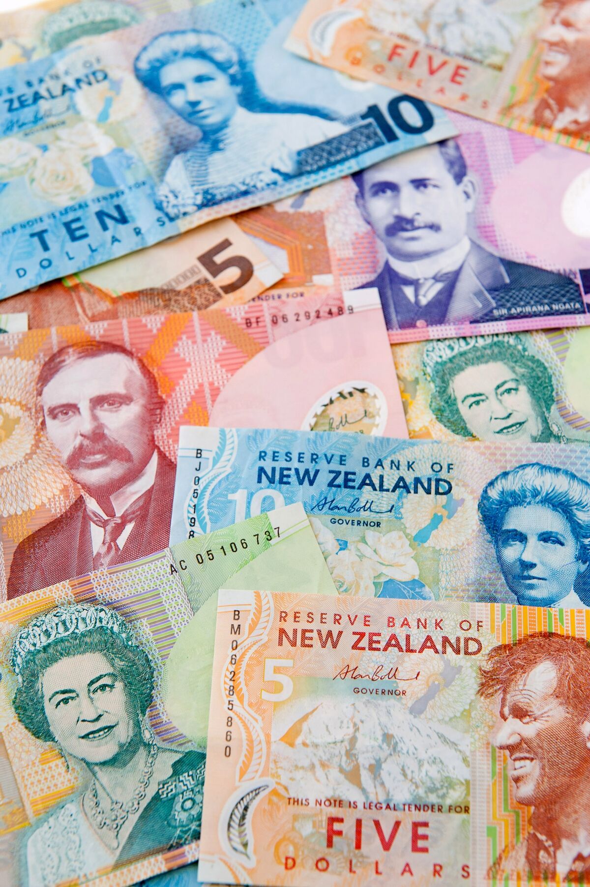 New Zealanders Fall Behind in Debt Payments as High Interest Rates Bite