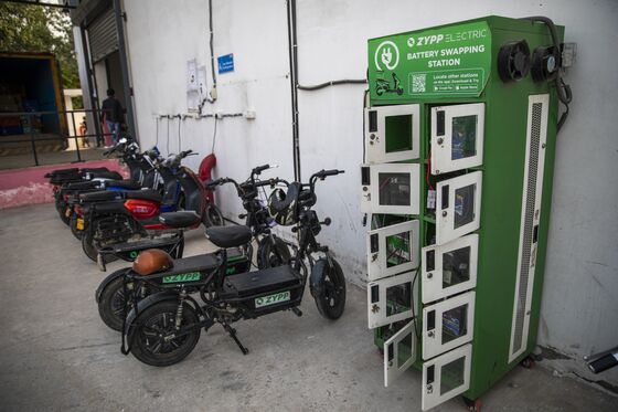 Amazon, Flipkart Leading India EV Transition Run Into Roadblocks
