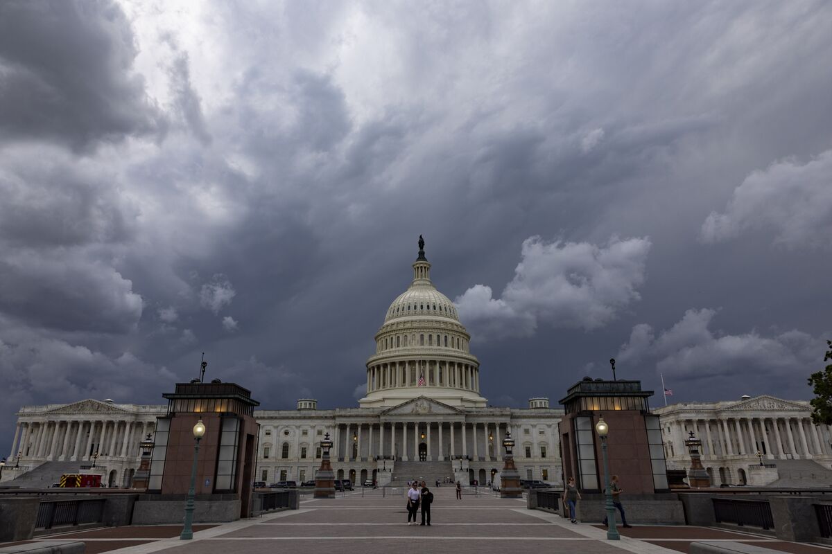 Ukraine Aid Backed by US Senate in Test Vote, House Poses Obstacle ...