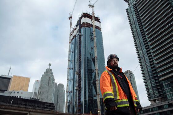 Construction ‘Rock Stars’ Rule in North America’s Top Crane City