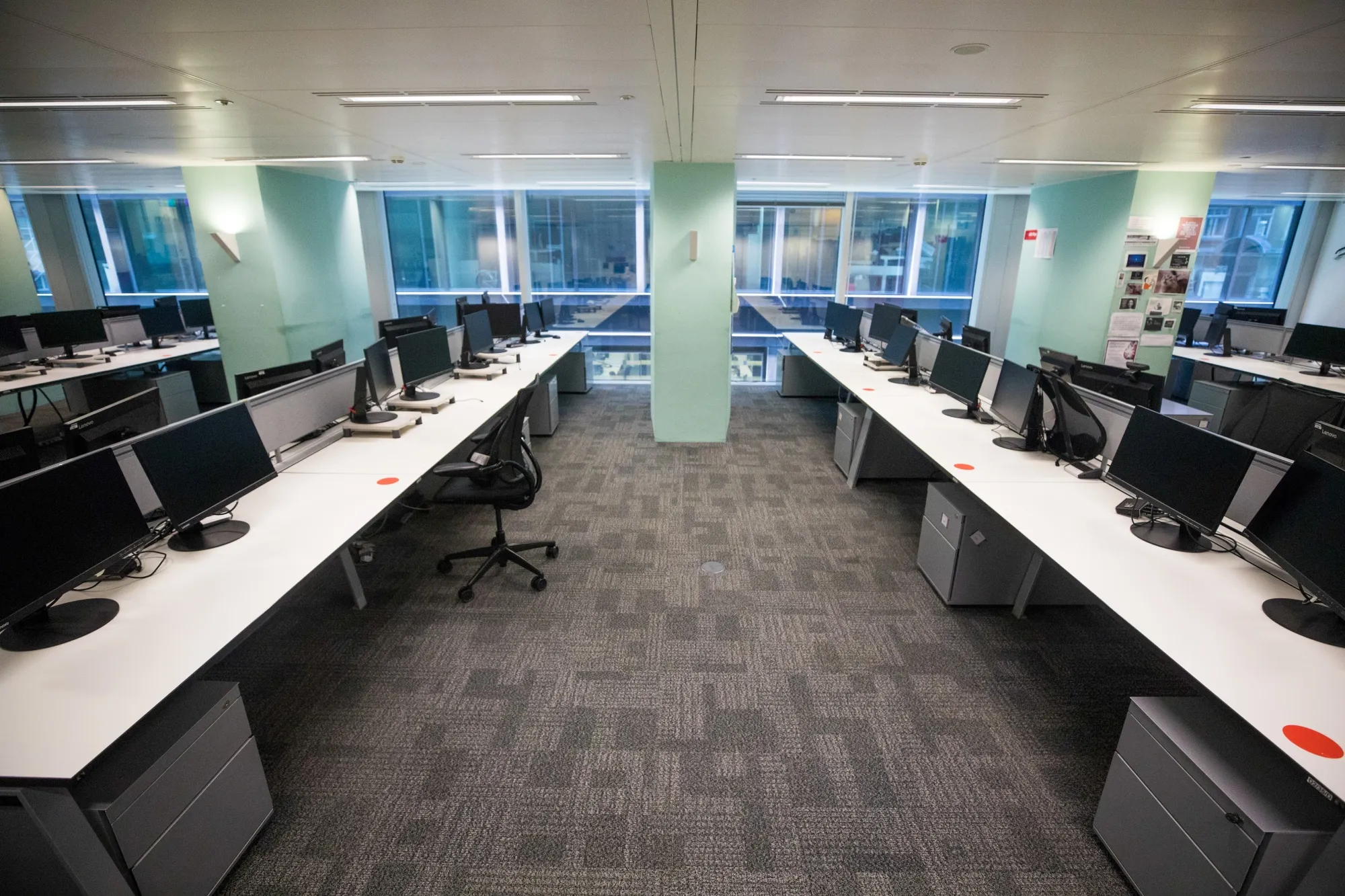 Life Returns to London's Finance Hub -- Doused in Disinfectant