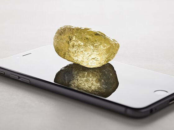 Chicken-Egg Sized Diamond Found in Canada's Frozen North