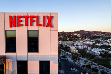 Netflix Shares Tumble Most in Four Years on Slowing Growth