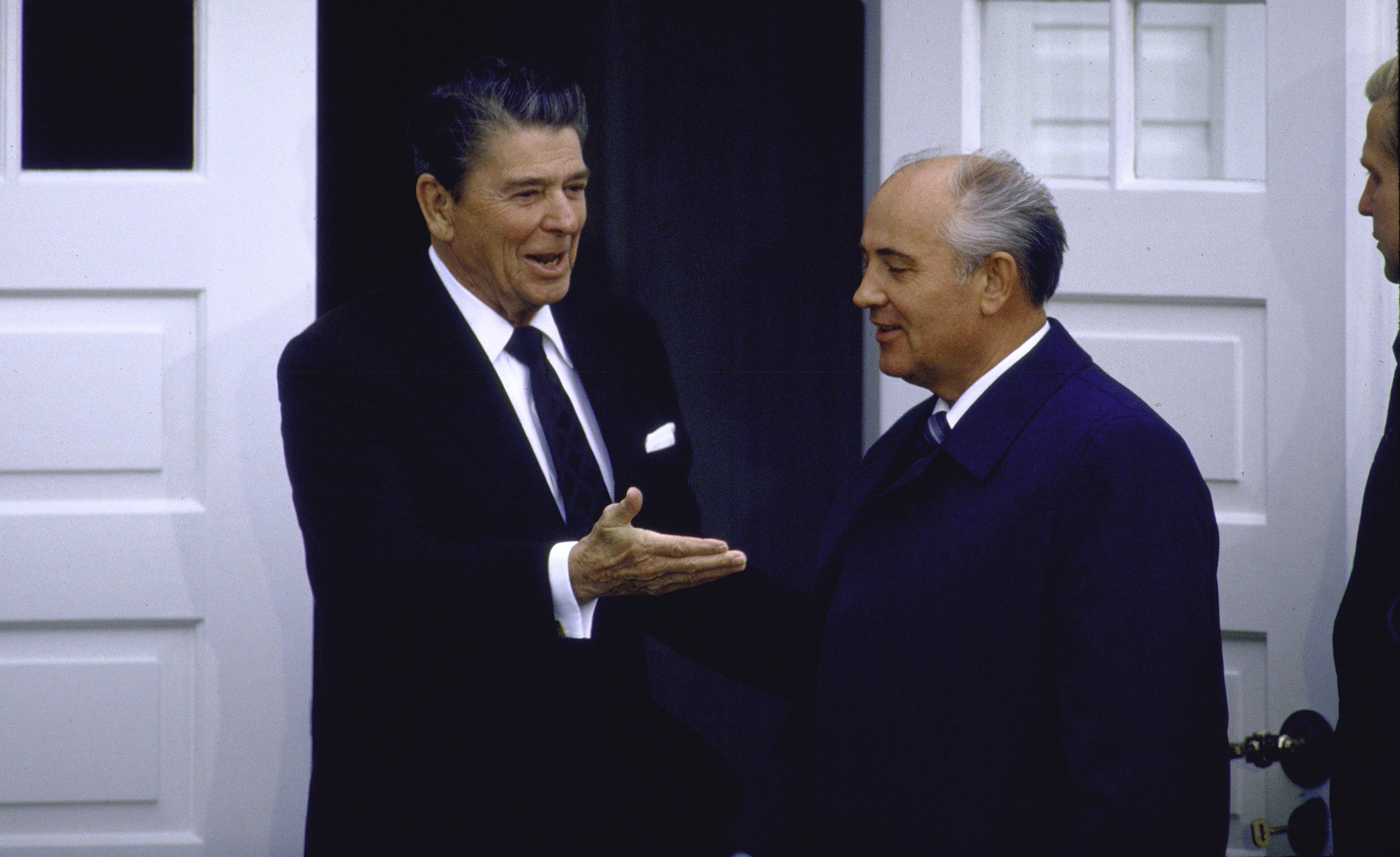 So Long to Mikhail Gorbachev, a Giant of the 20th Century - Bloomberg