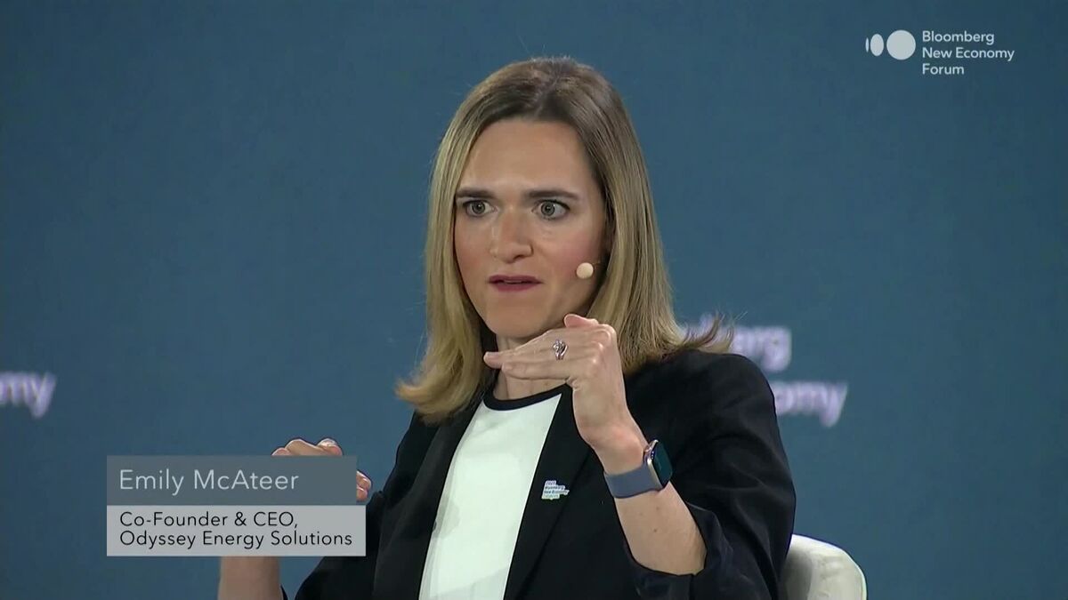 ⚫️ BLOOMBERG: "Discussione sull'Impatto dell'Intelligenza Artificiale e dell'Energia alle Sfide Globali al Bloomberg New Economy Forum 2025"