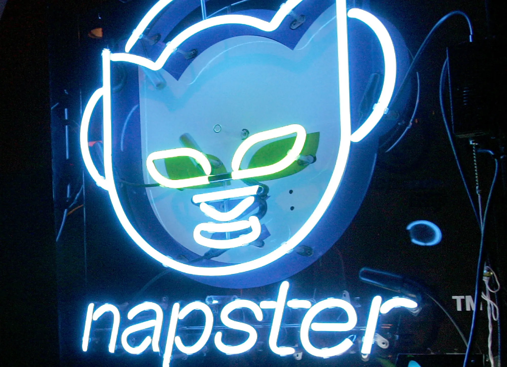 Napster launches "Napster To Go Caf"