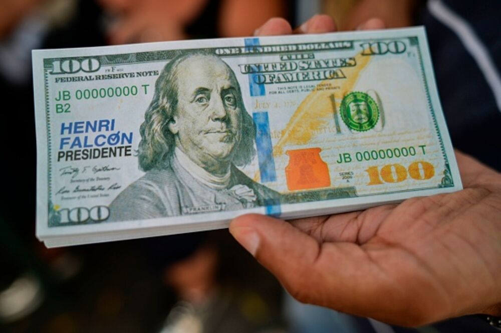 Venezuela S Election Pits Dollars Against Bolivars Bloomberg - the greenback won t save venezuela