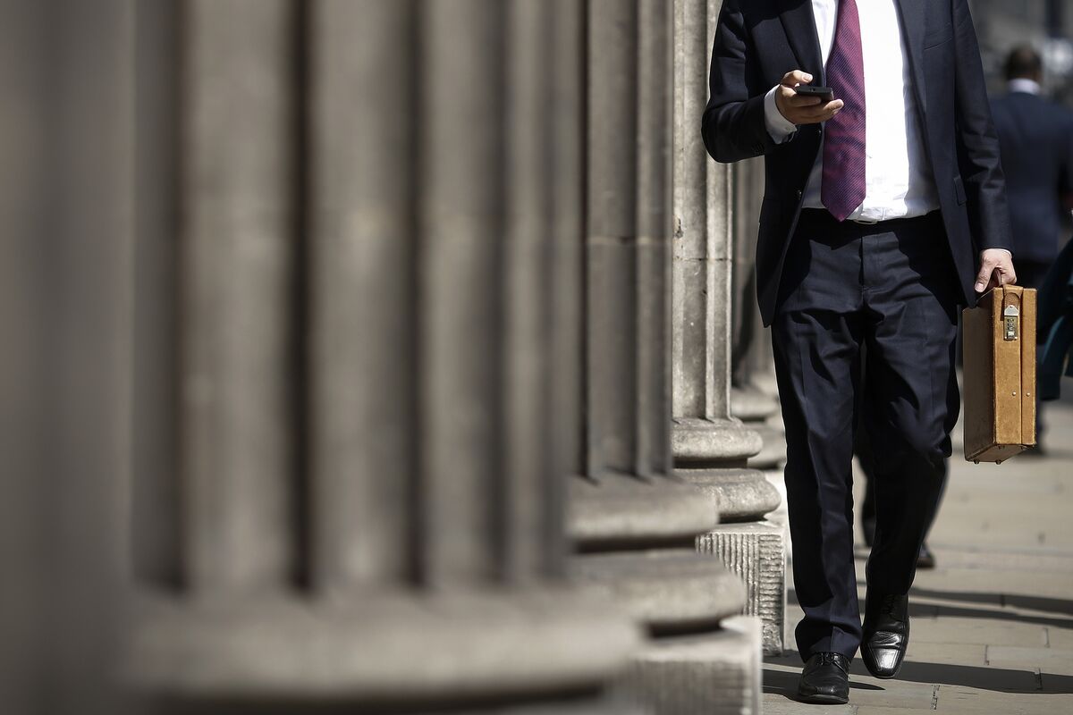 CommunityBank CEOs Make Less Than Average Wall Street Employee Bloomberg