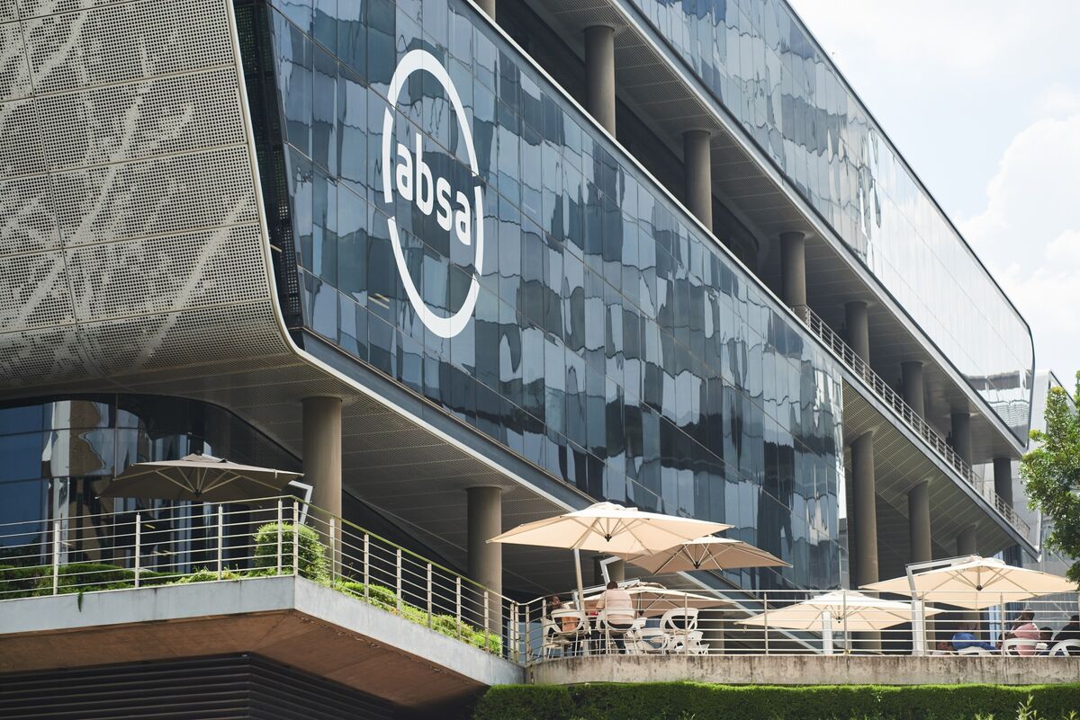 Absa’s Investors Oppose Plan to Boost Executive Pay