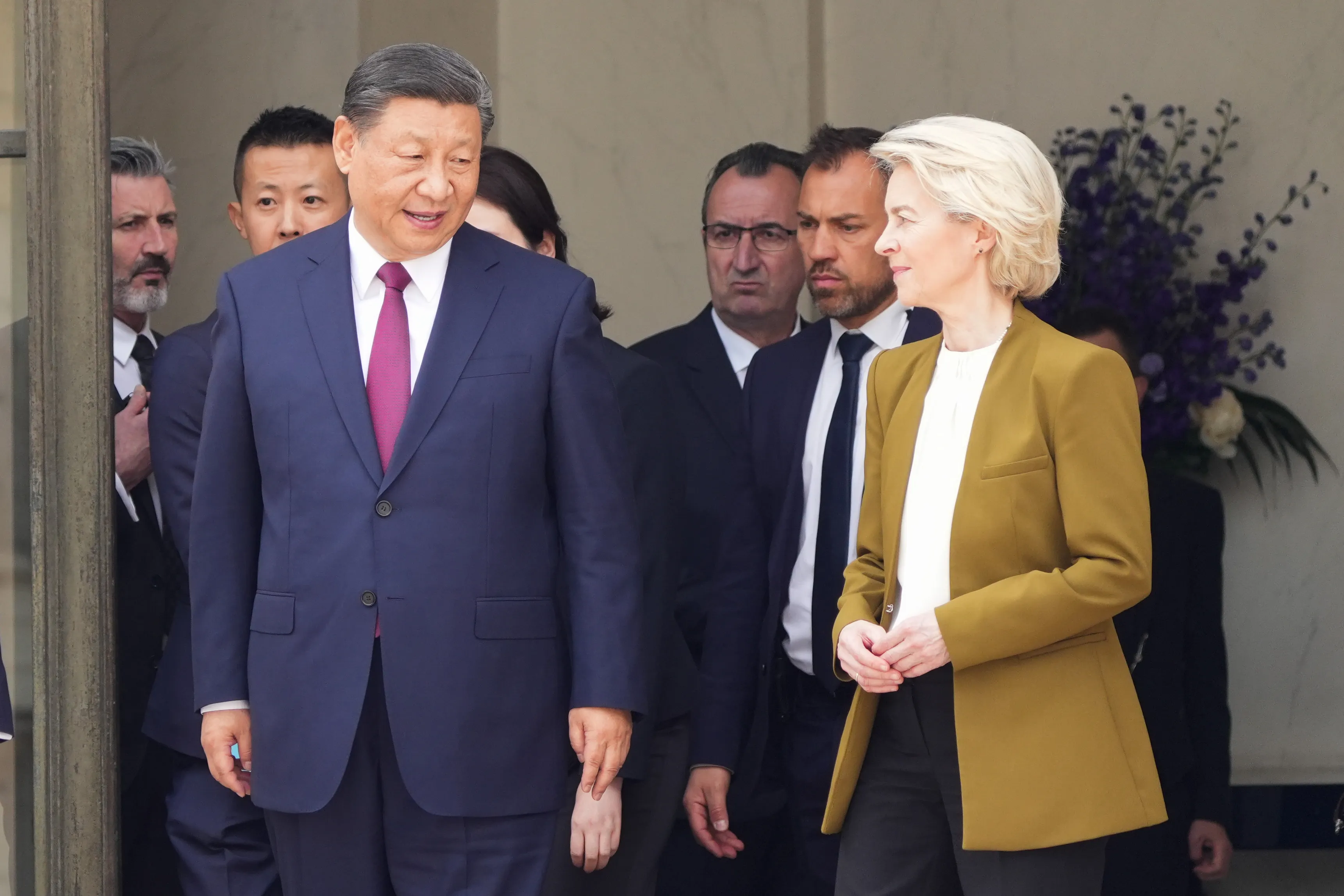 Chinese President Xi Jinping, left, and European Commission President Ursula von der Leyen meeting in Paris last year.&nbsp;