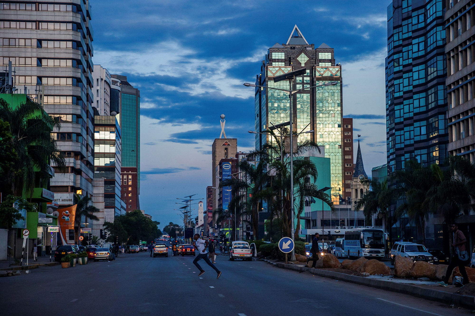 Zimbabwe Banks Shut 17% of Branches as Virus Drives Digitization ...