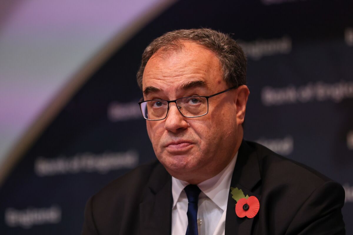 BOE's Andrew Bailey Praises Companies for Raising Salary for Lowest