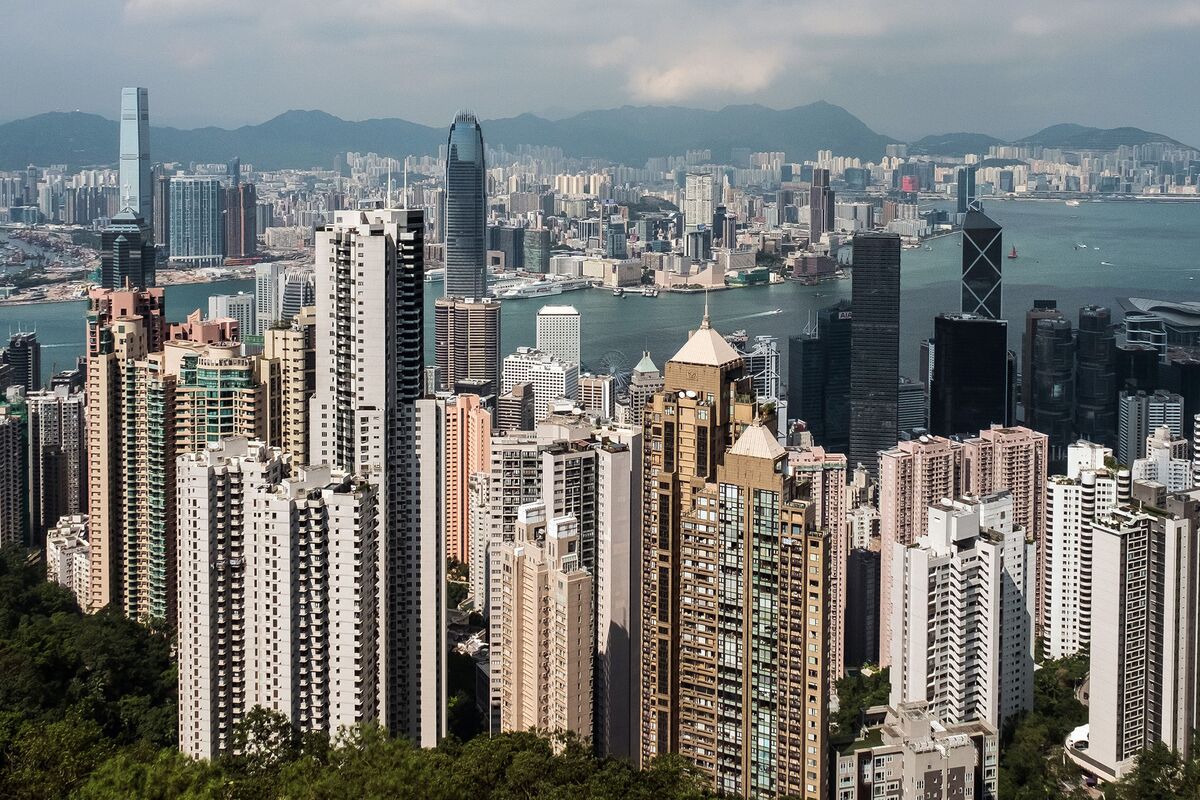 Hong Kong Luxury Apartment Rents Slashed to Attract Tenants - Bloomberg
