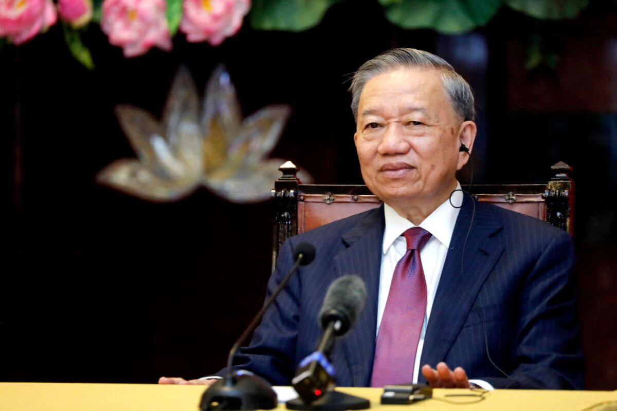 Vietnam’s Most-Powerful Leader Steps Aside Due to Health - Bloomberg
