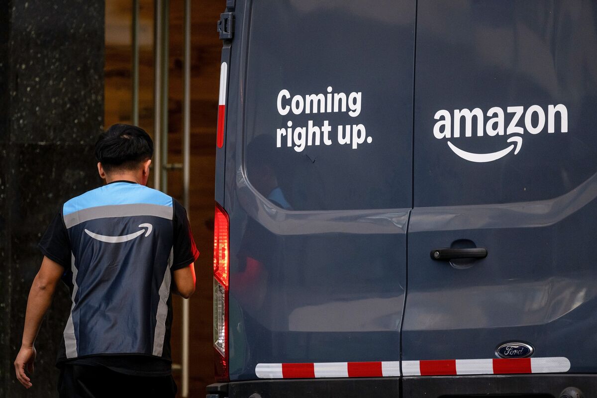 Amazon’s Extreme AI Spending Tanks Stock