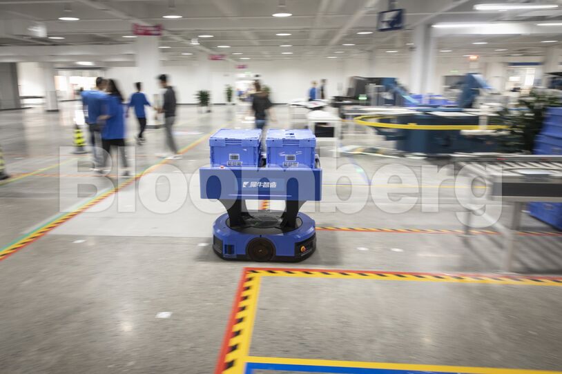 Operations at Alibaba's Xunxi Smart Factory