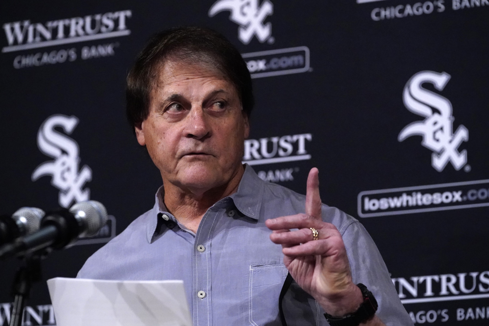 Tony La Russa steps down as White Sox manager over health concerns