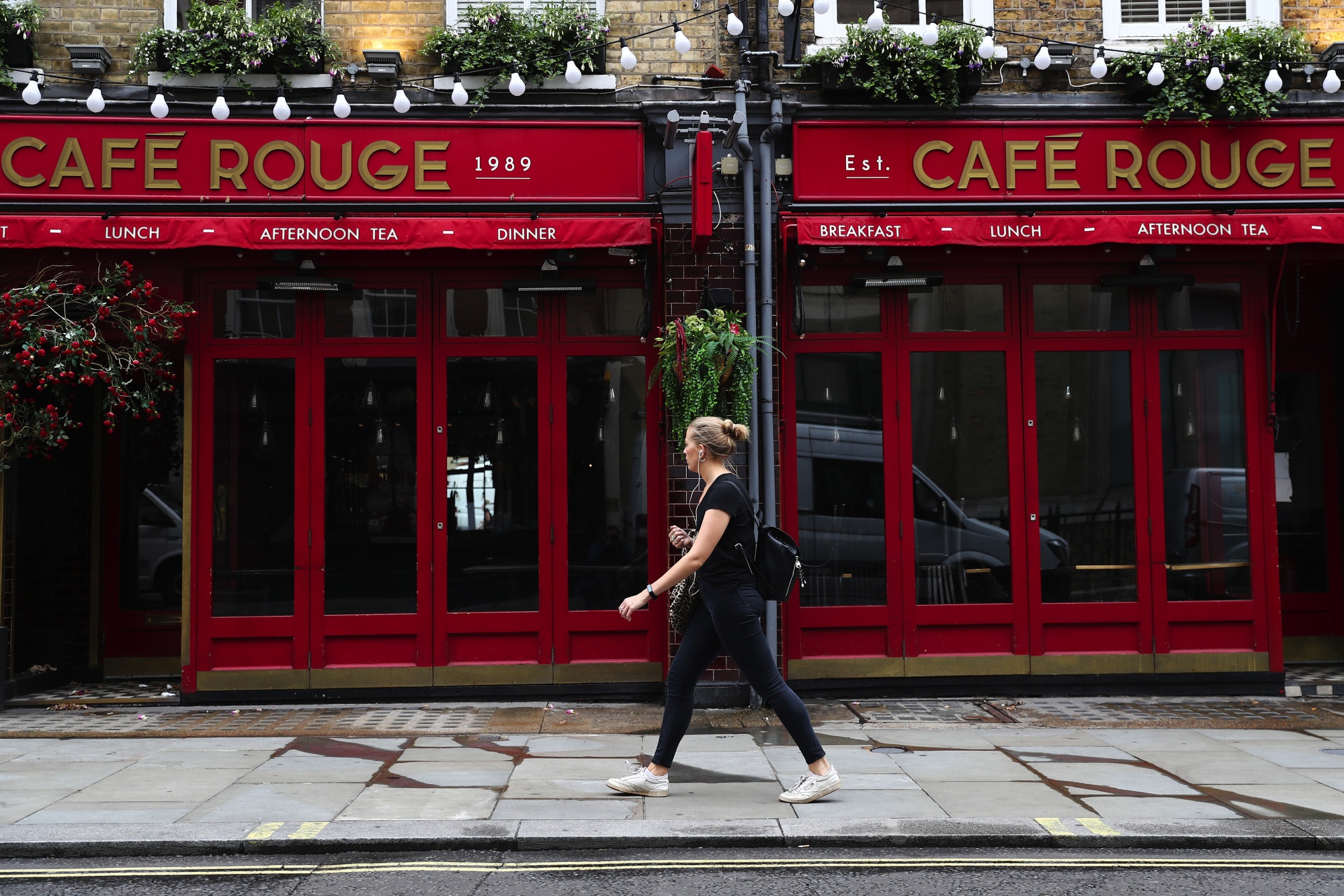 Cafe Rouge Among Restaurants Sold To Epiris By Kkr Owned Group Bloomberg