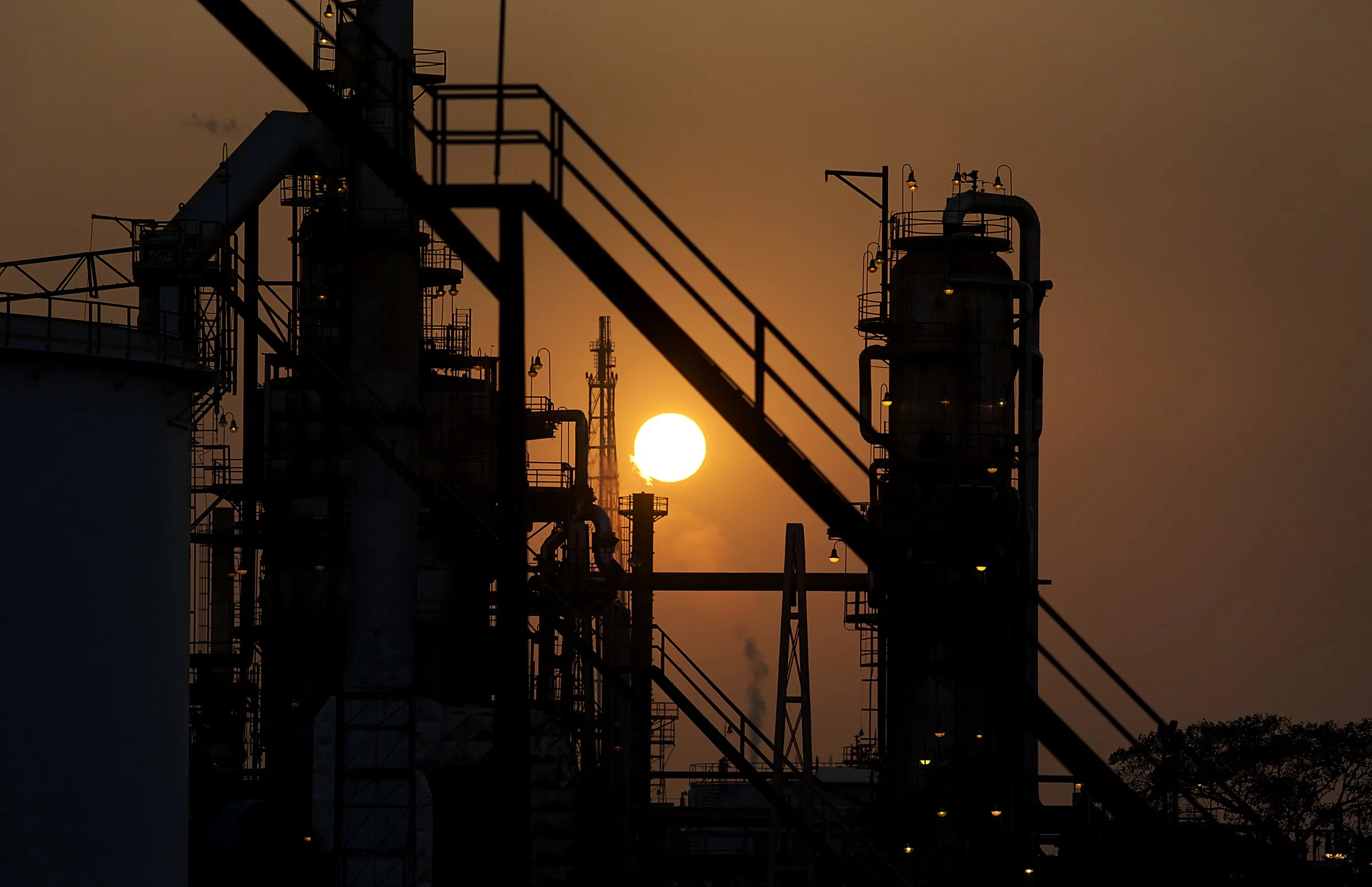 Ecopetrol Says Oil Pipeline Undergoing Repairs After Attacks