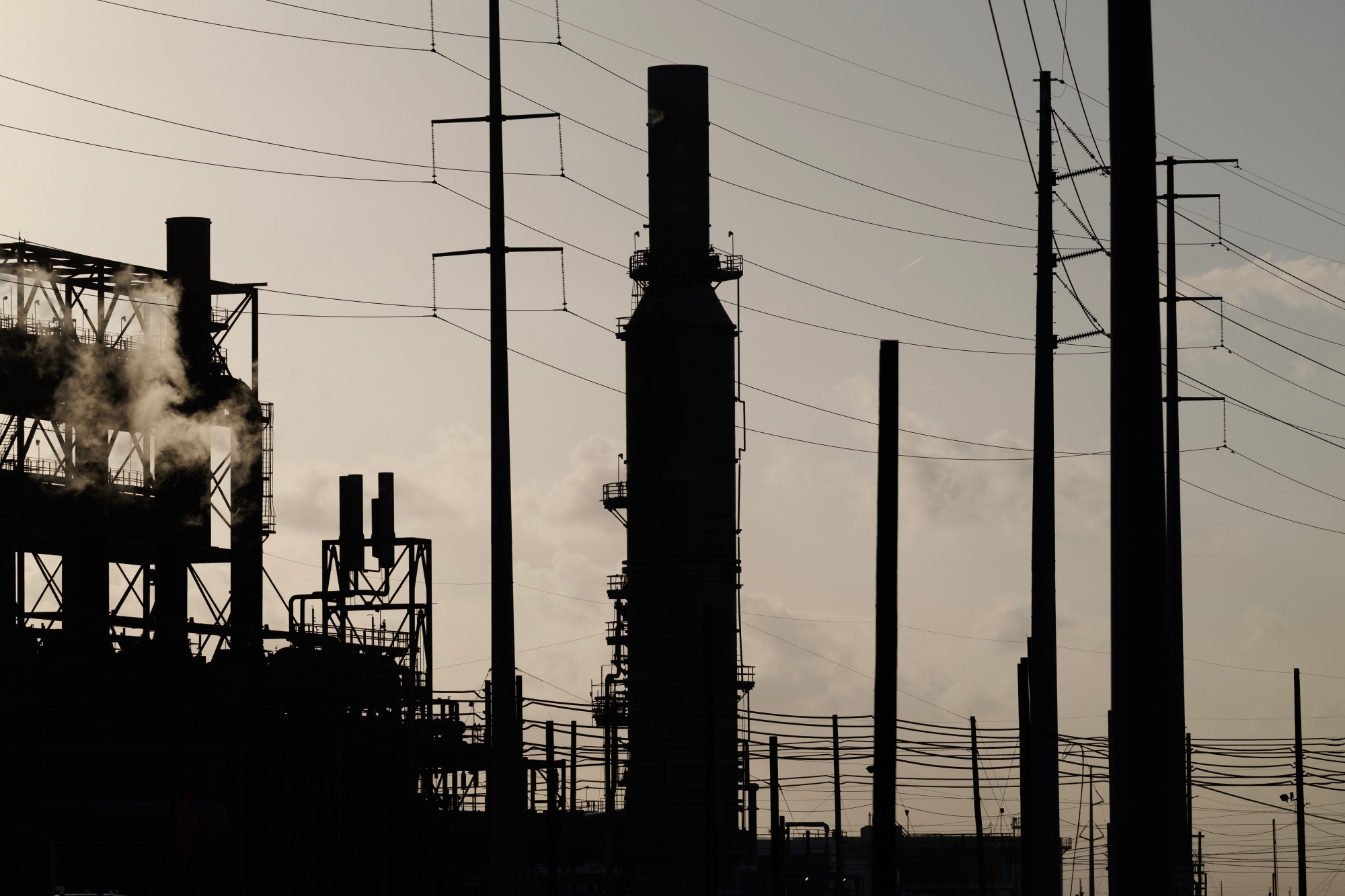 The Valero Port Arthur Refinery in Port Arthur, Texas, US, on Tuesday, April 14, 2026. US natural gas futures ended lower for a fifth consecutive session, erasing earlier gains as traders weighed plunging oil prices against mixed weather outlooks.