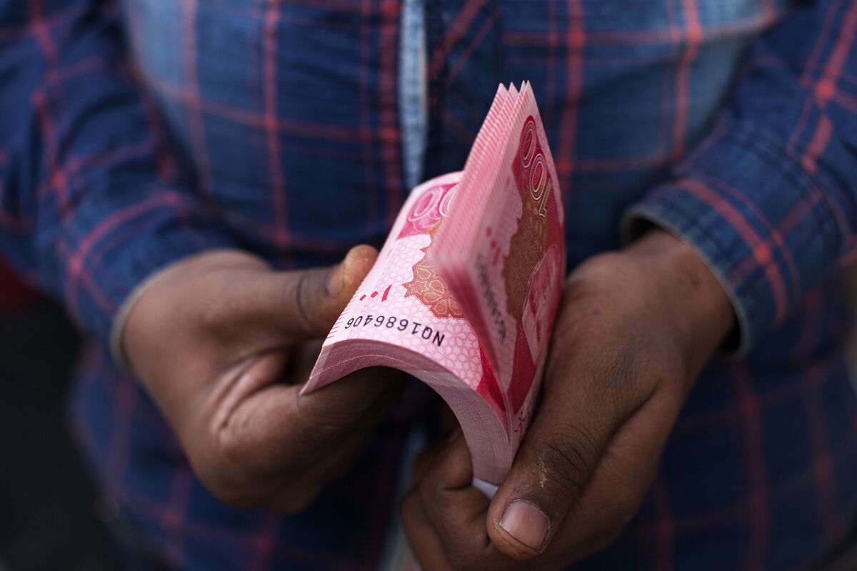 pkr-usd-pakistan-rupee-surges-on-bigger-than-expected-interest-rate