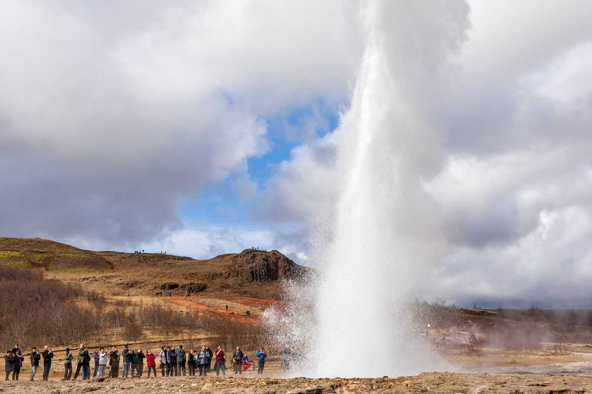 Iceland’s Haukadalur Geothermal Park Geysers Reawaken Bloomberg