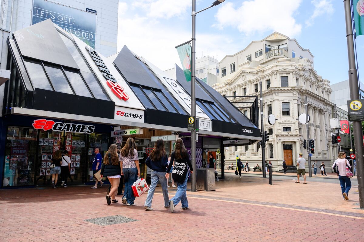 New Zealand Cost Crisis Drives Election Vows to Rein In Business