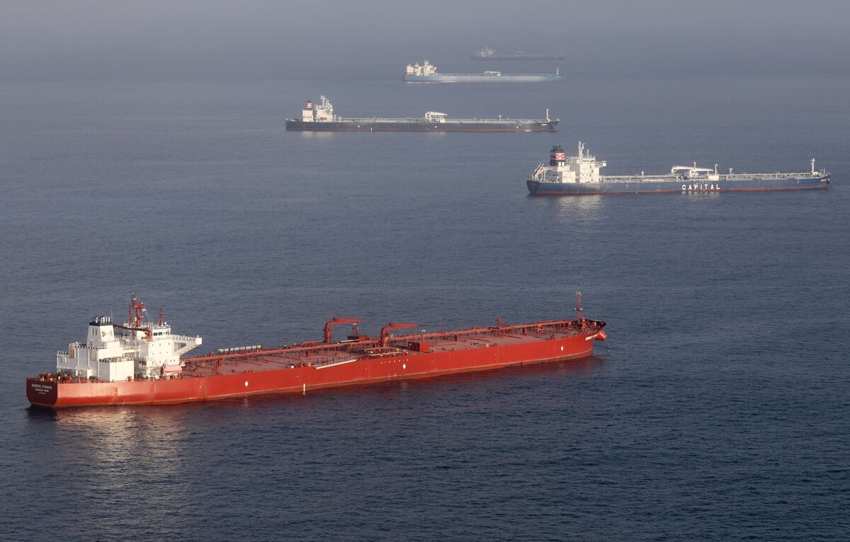 US Is Investigating About 100 Tankers Suspected of Violating Russia Oil ...