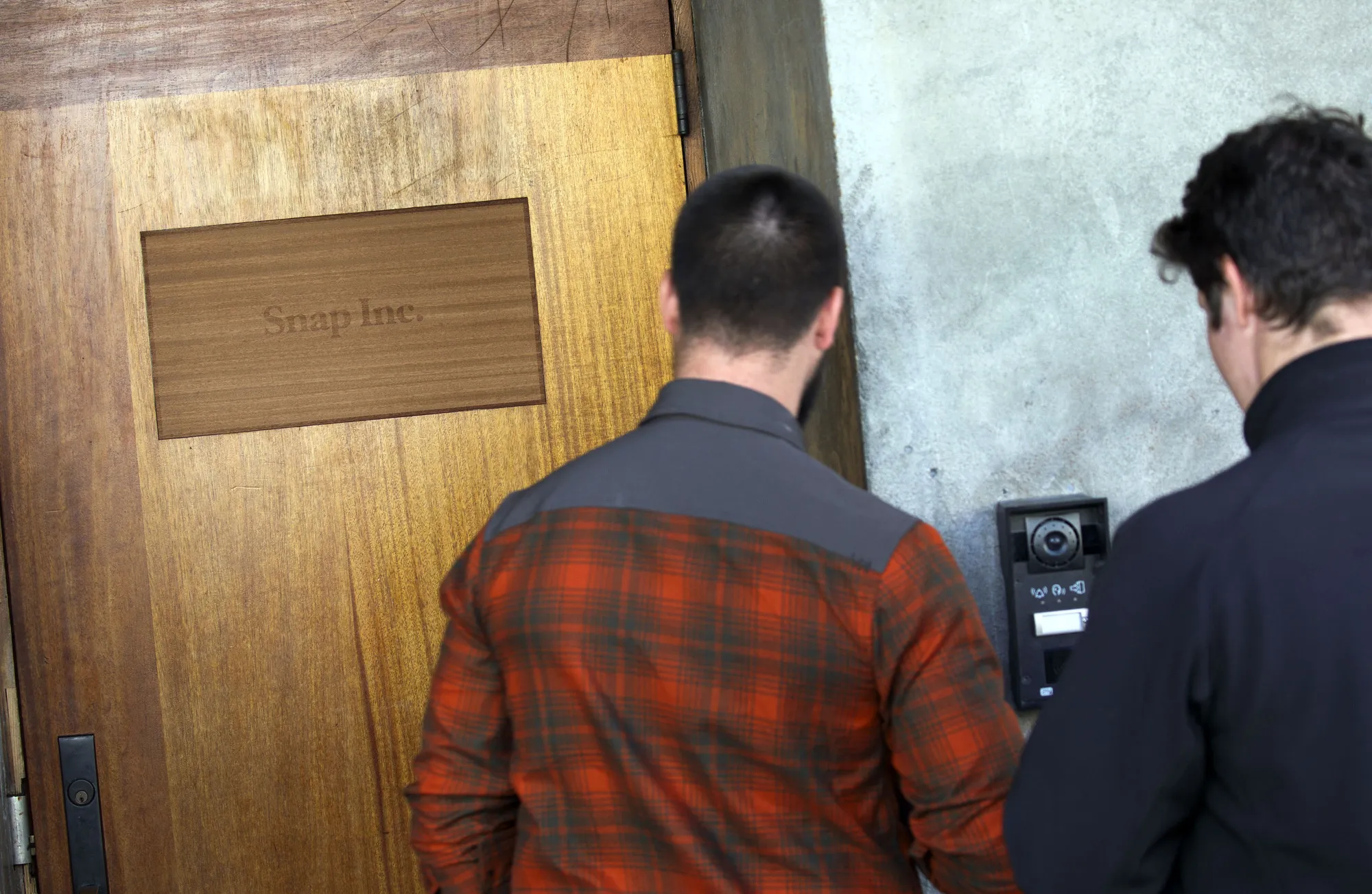 People arrive at the Snap Inc. office.&nbsp;