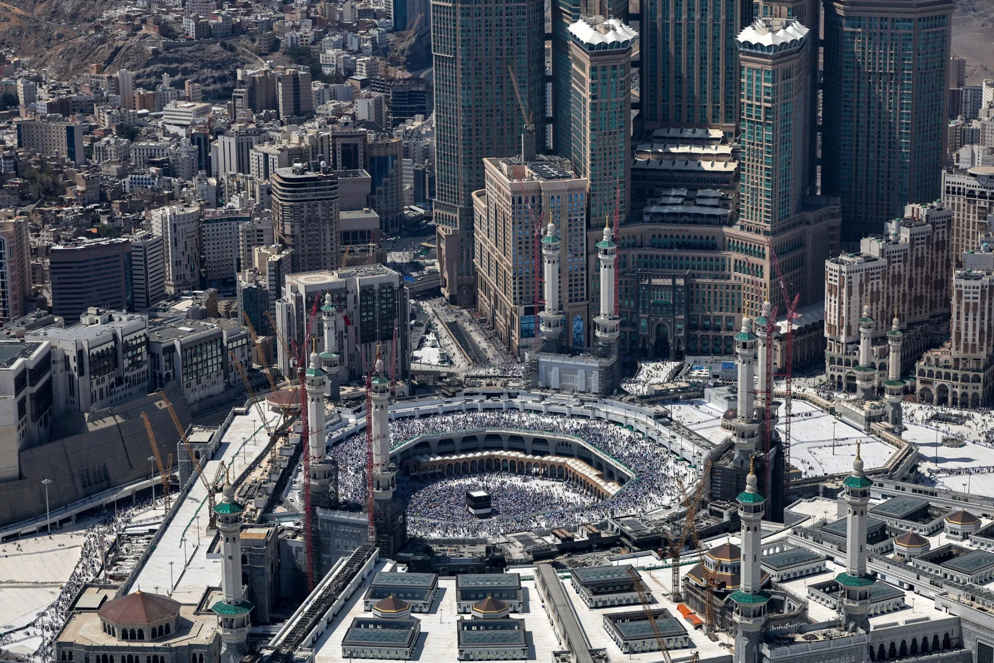 Saudi Arabia Opens Foreign Property Investments in Holy Cities - Bloomberg