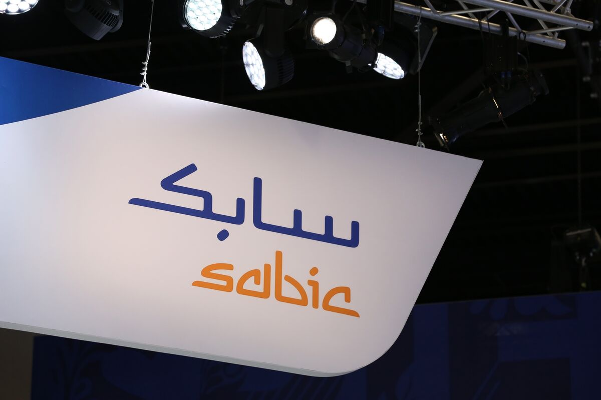 Saudi Arabia’s Sabic Said to Slow Work on Industrial Gas Unit’s IPO