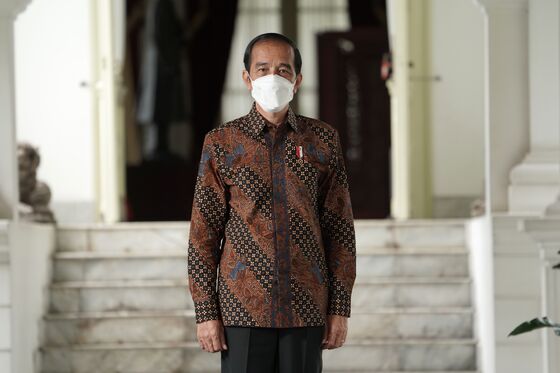 Jokowi Urges ‘Sense of Crisis’ in Asia’s Coronavirus Hotspot