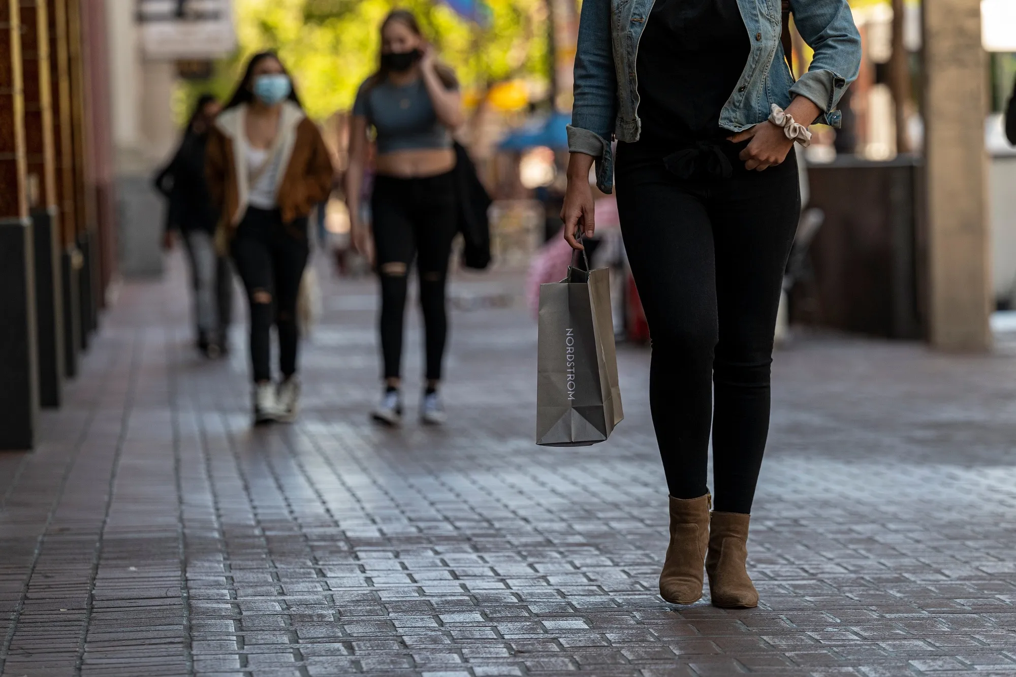 Shoppers As Consumer Prices In U.S. Top Forecast 