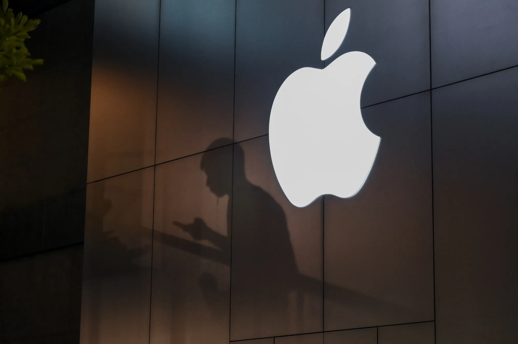 Dan Rosckes&nbsp;has been a key player at Apple for two decades, helping ensure that products come out on time each year.&nbsp;