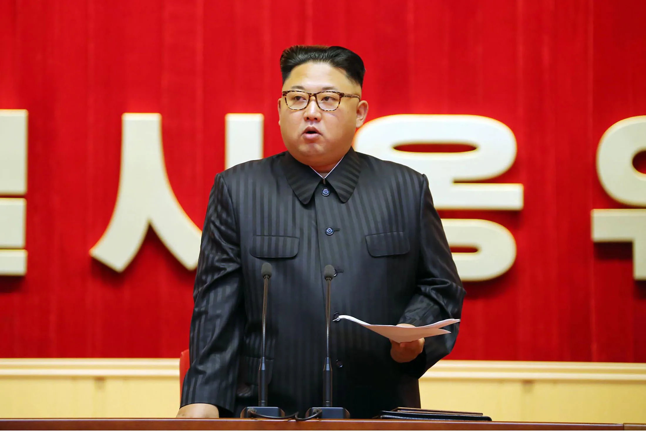 新品本物保証　トランプ大統領　金正恩　記念品 トランプ大統領：金委員長は右腕を米に派遣した、首脳会談の準備