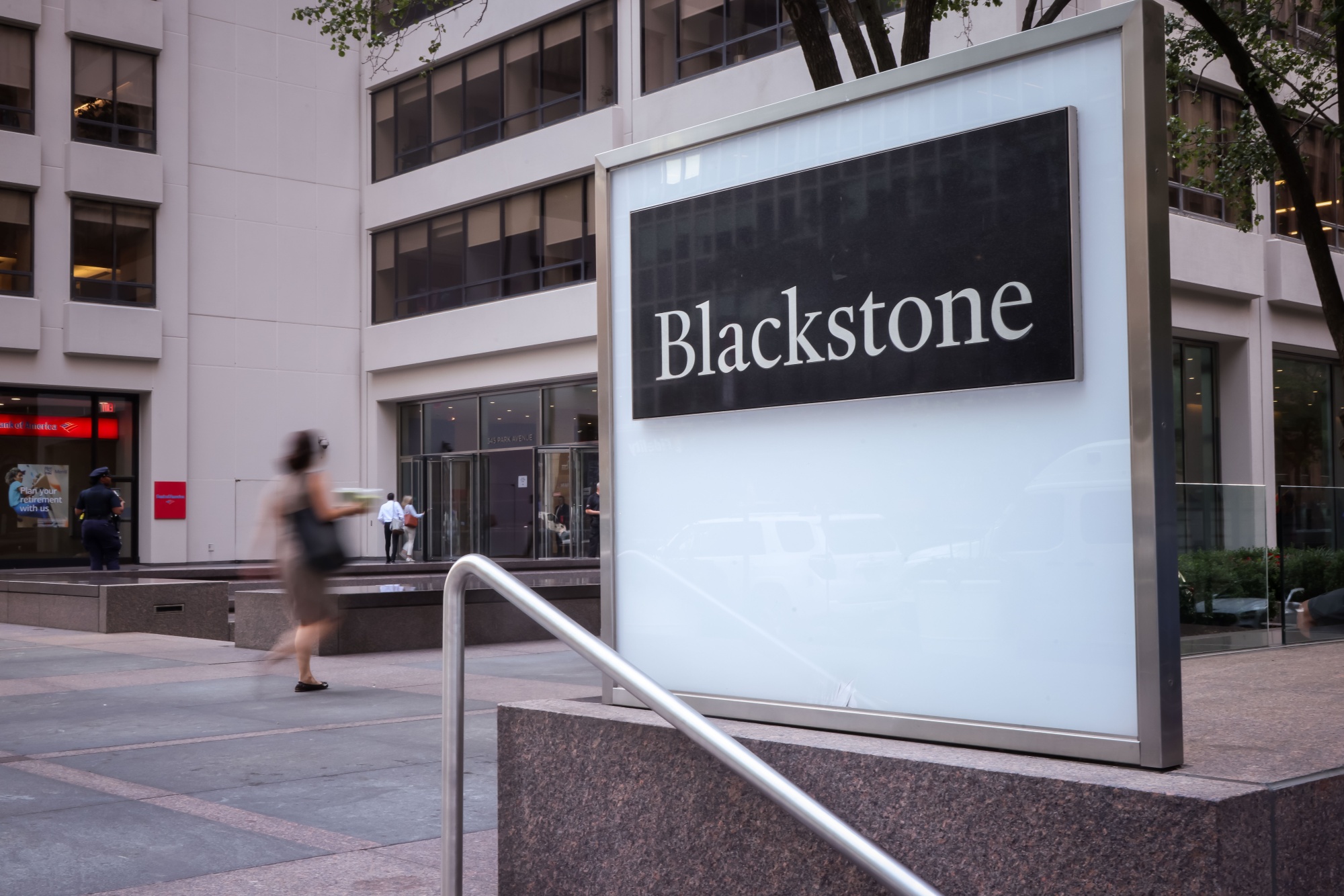 The Blackstone headquarters at 345 Park Avenue in New York, US, on Monday, Aug 4, 2025. Blackstone Inc. is reopening its New York headquarters today after keeping the office shuttered in the wake of a shooting spree that killed four people, including one of its senior executives. Photographer: Michael Nagle/Bloomberg