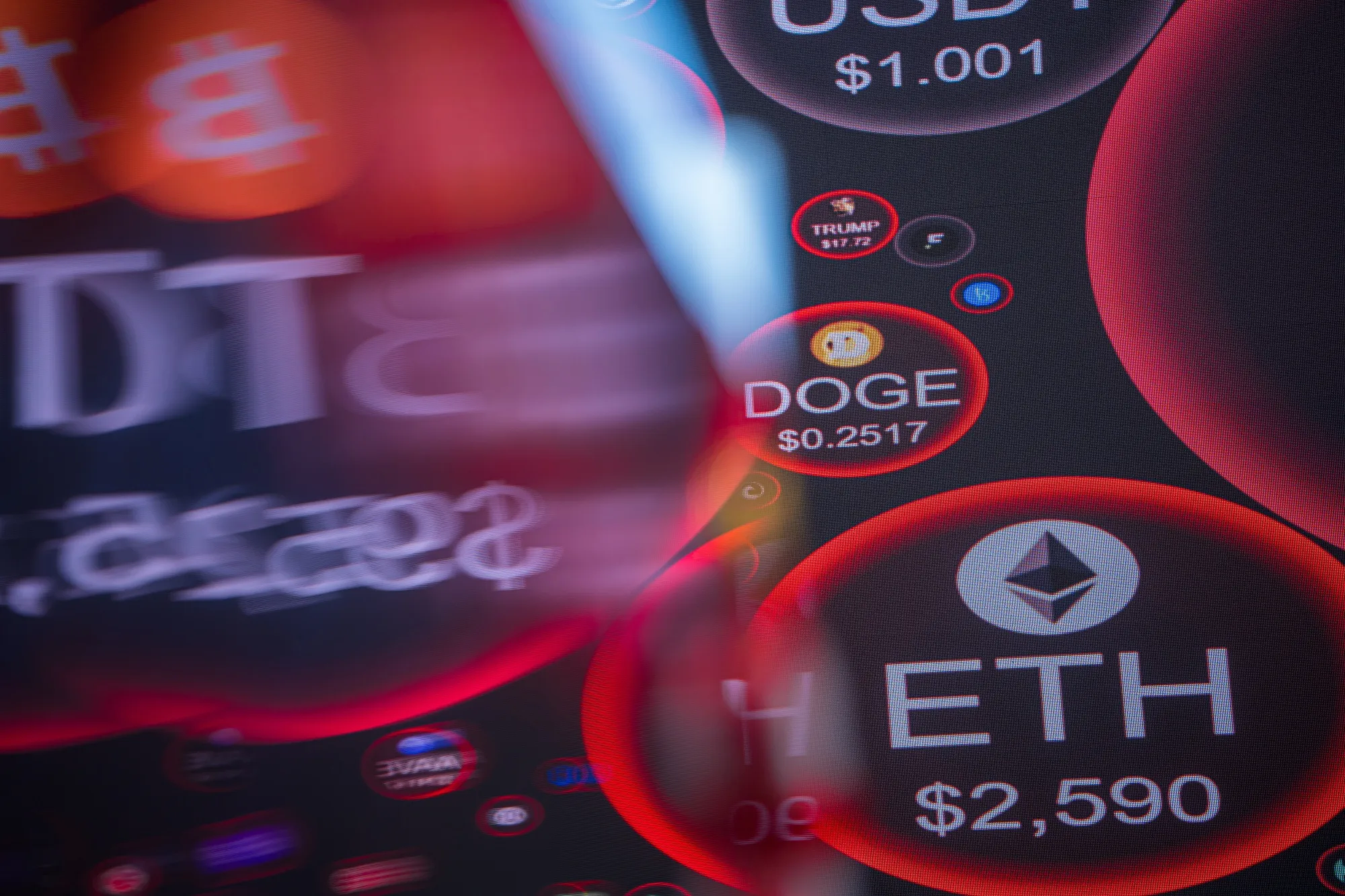 Trump Endorses Stablecoins After Creating US Bitcoin Reserve - Bloomberg