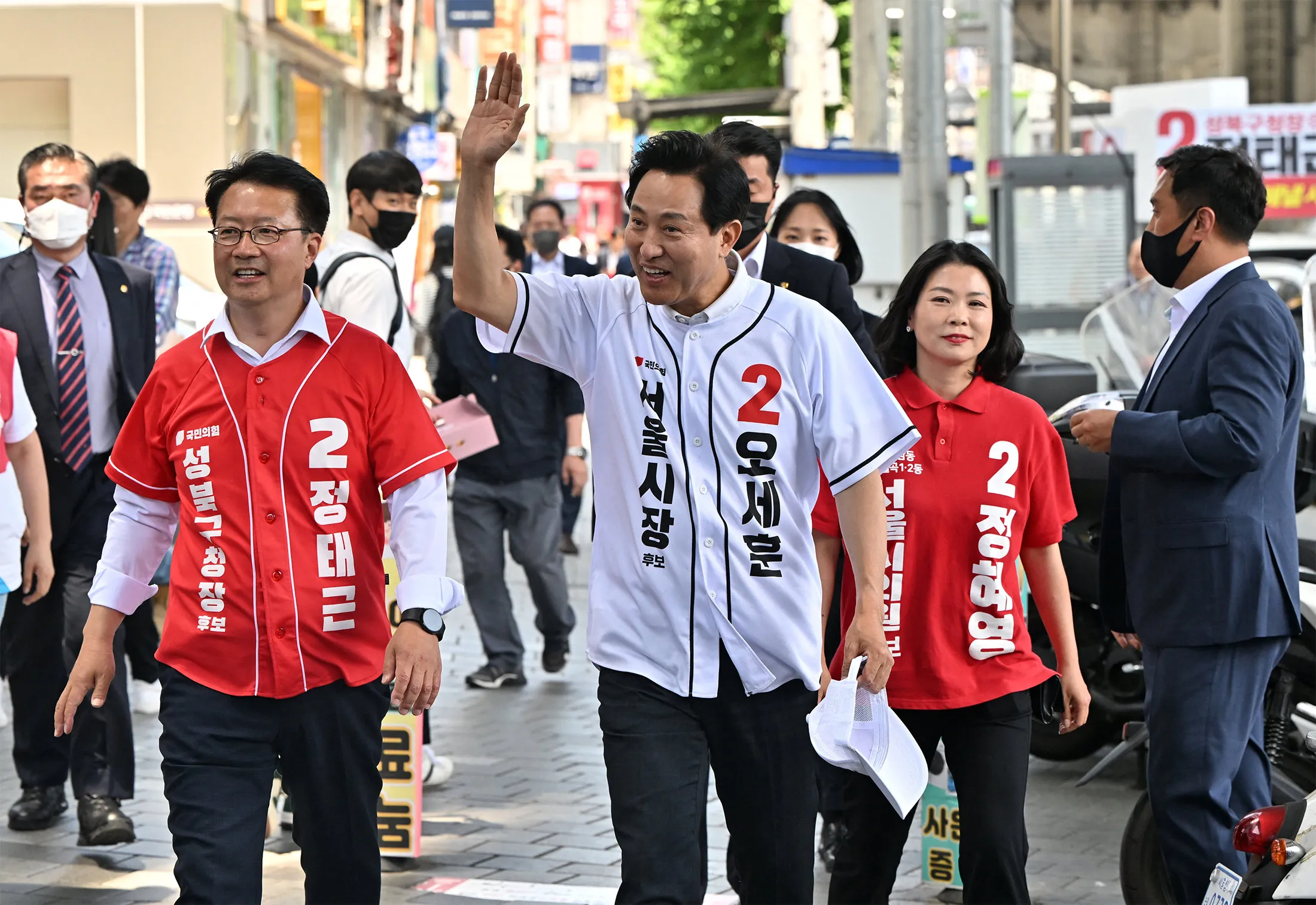 Seoul Mayor Oh Se-hoon, the candidate of the ruling People Power Party for the Seoul mayoral election, during a campaign rally&nbsp;in Seoul, on May 31.