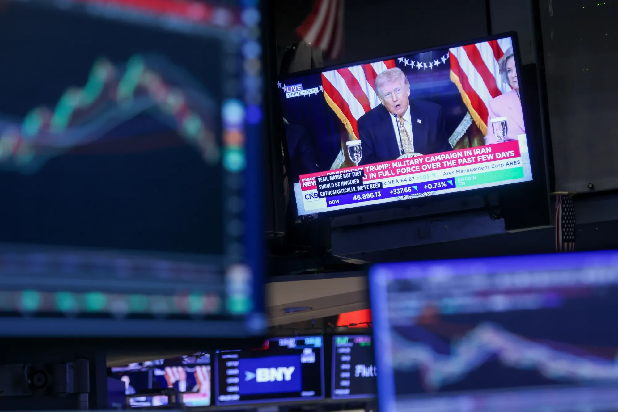 テレビに映し出されたトランプ氏&nbsp;（ニューヨーク証券取引所）