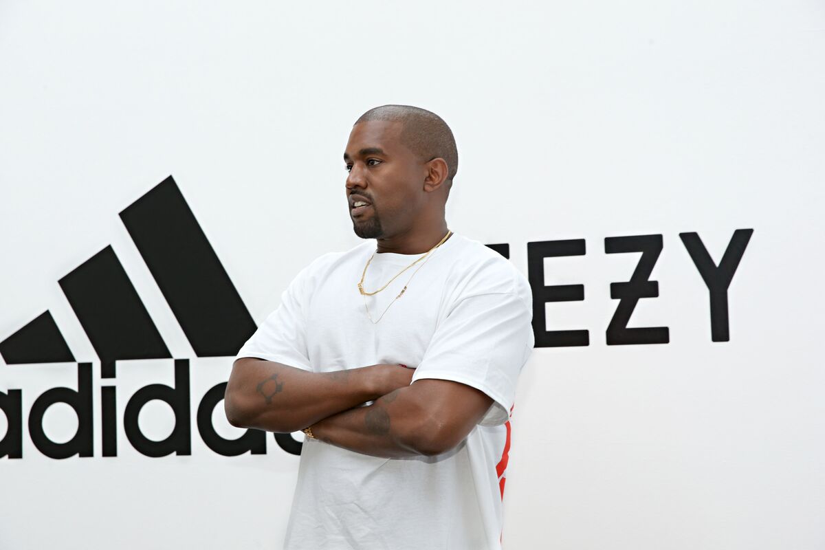 histórico máximo En Adidas Hit With Investor Suit Over Broken Ye Partnership - Bloomberg